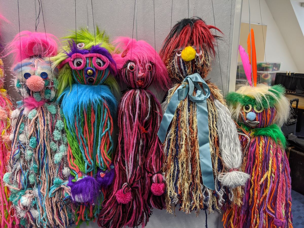 Dancing Puppets Mit Schülern eine einfache am Draht bauen! Tania Schnagls